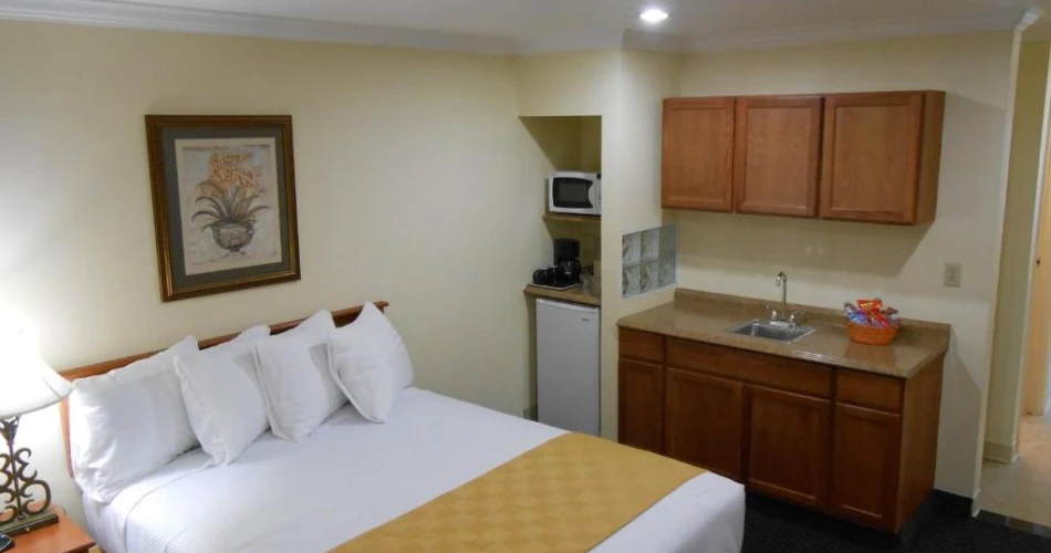 Budget-Friendly Stays: Best Cheap Hotels Near Knott's Berry Farm
