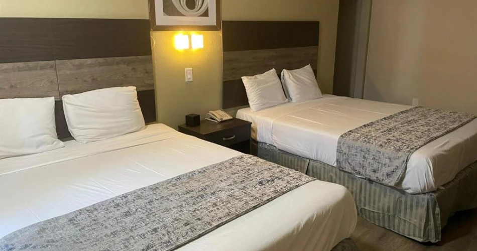 Top Family-Friendly Hotels Near Knott’s Berry Farm for a Fun & Comfortable Stay!
