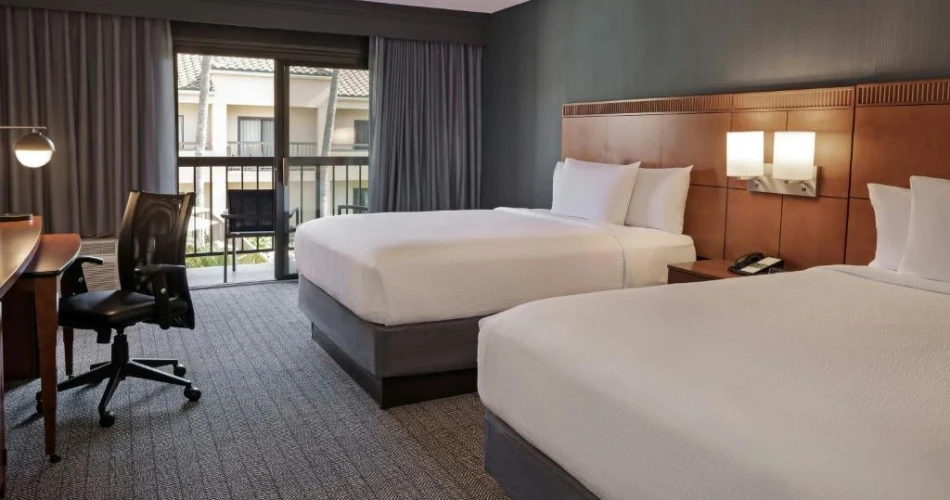 Top Family-Friendly Hotels Near Knott’s Berry Farm for a Fun & Comfortable Stay!

