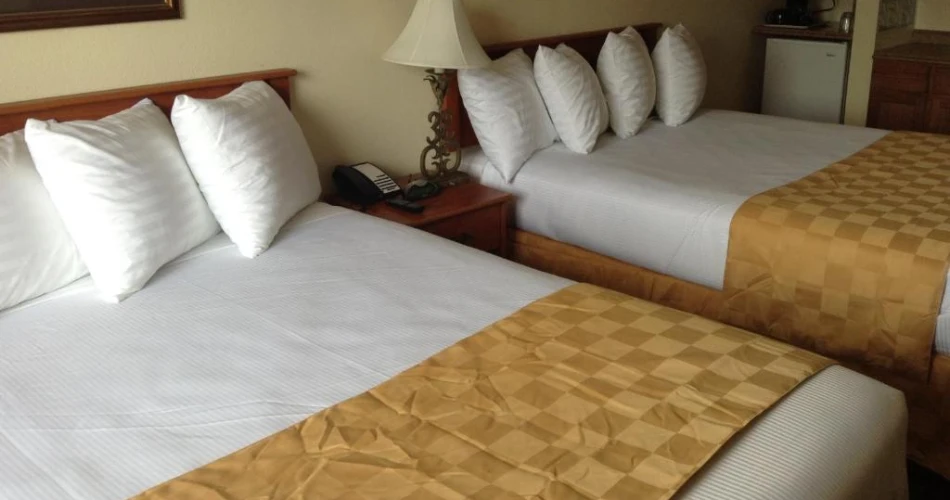 Top Family-Friendly Hotels Near Knott’s Berry Farm for a Fun & Comfortable Stay!
