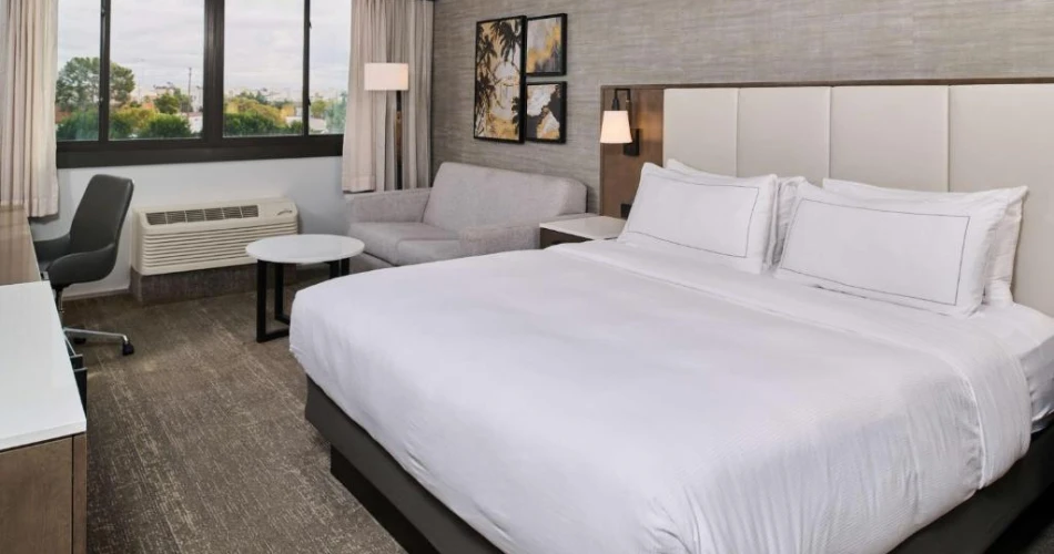 Find the Best Hotels Near Knott's Berry Farm for Your Perfect Stay

