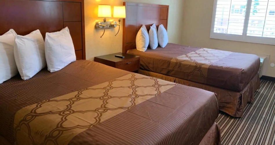 Save on Stays: Best Cheap Hotels Near Knott's Berry Farm, Buena Park
