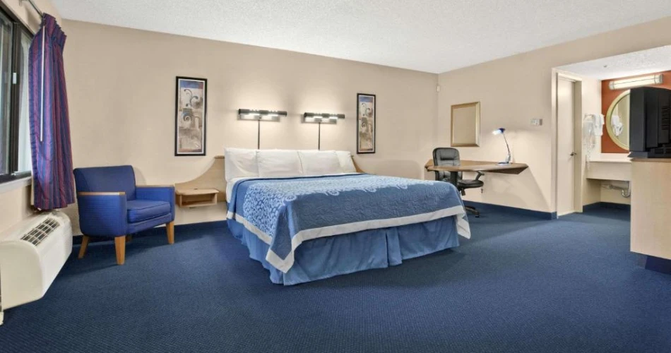 Save on Stays: Best Cheap Hotels Near Knott's Berry Farm, Buena Park
